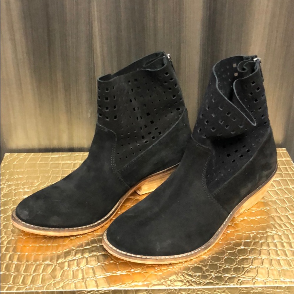 Adam Tucker Sahara Boots
